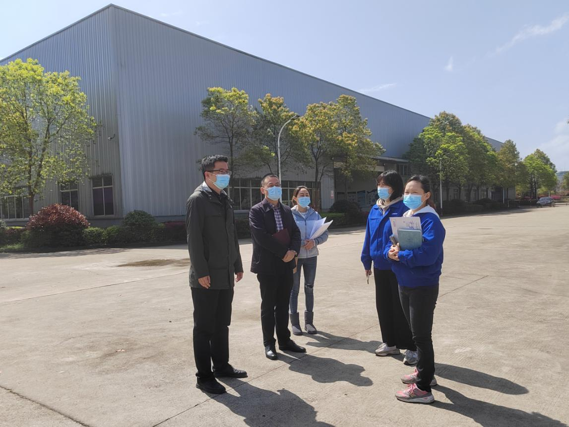 白虎副区长在“多用途轻型运输飞机”项目建设现场开展调研