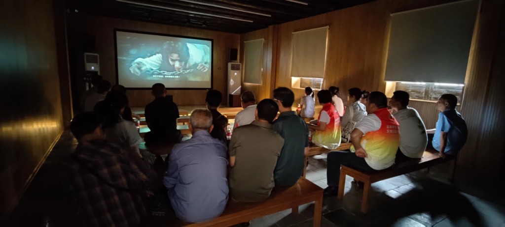 20230616朱田铺村党支部组织党员观看红色电影《竞雄女侠秋瑾》