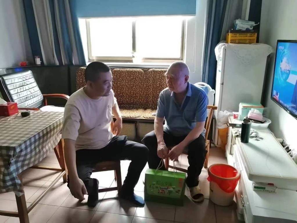 240e3af47b7b5f796aedaa4a5b88d3a