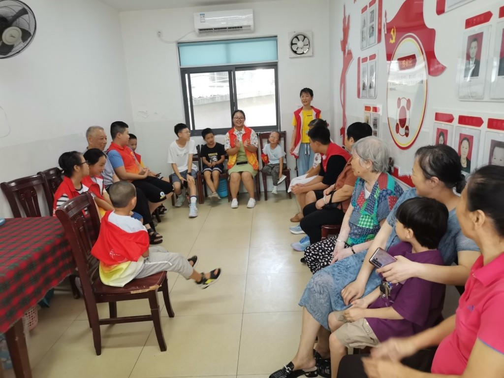 20230821南沿社区开展青少年暑期实践进小区活动