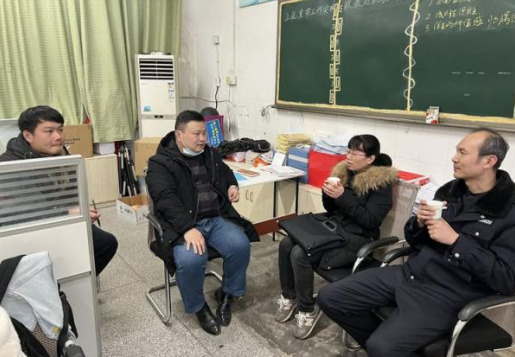 法制副校长进校园  共筑校园平安防线